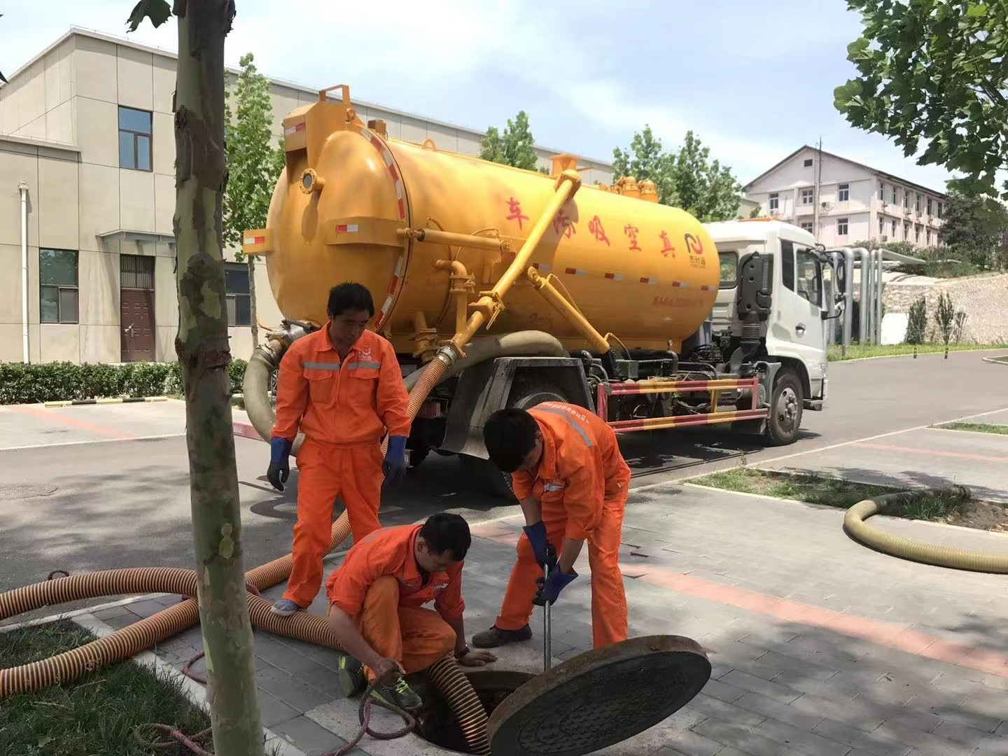 贵港化粪池清理与5-8吨吸粪车施工效率分析